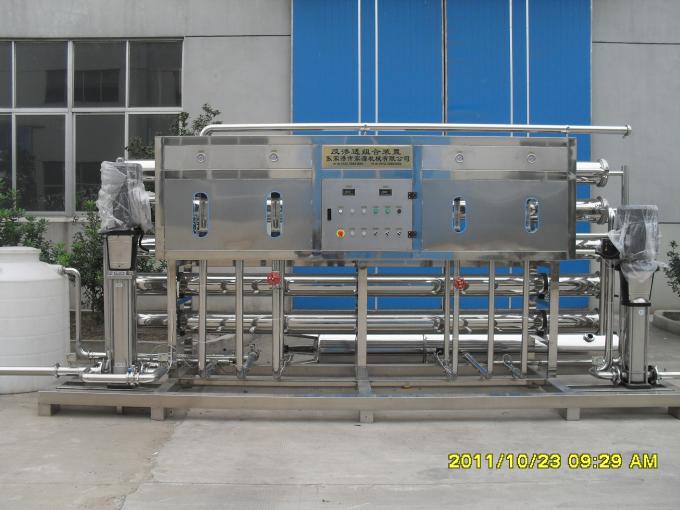 飲料水のための 1 段階 RO 元の水清浄器機械出力 1-10us/cm 1